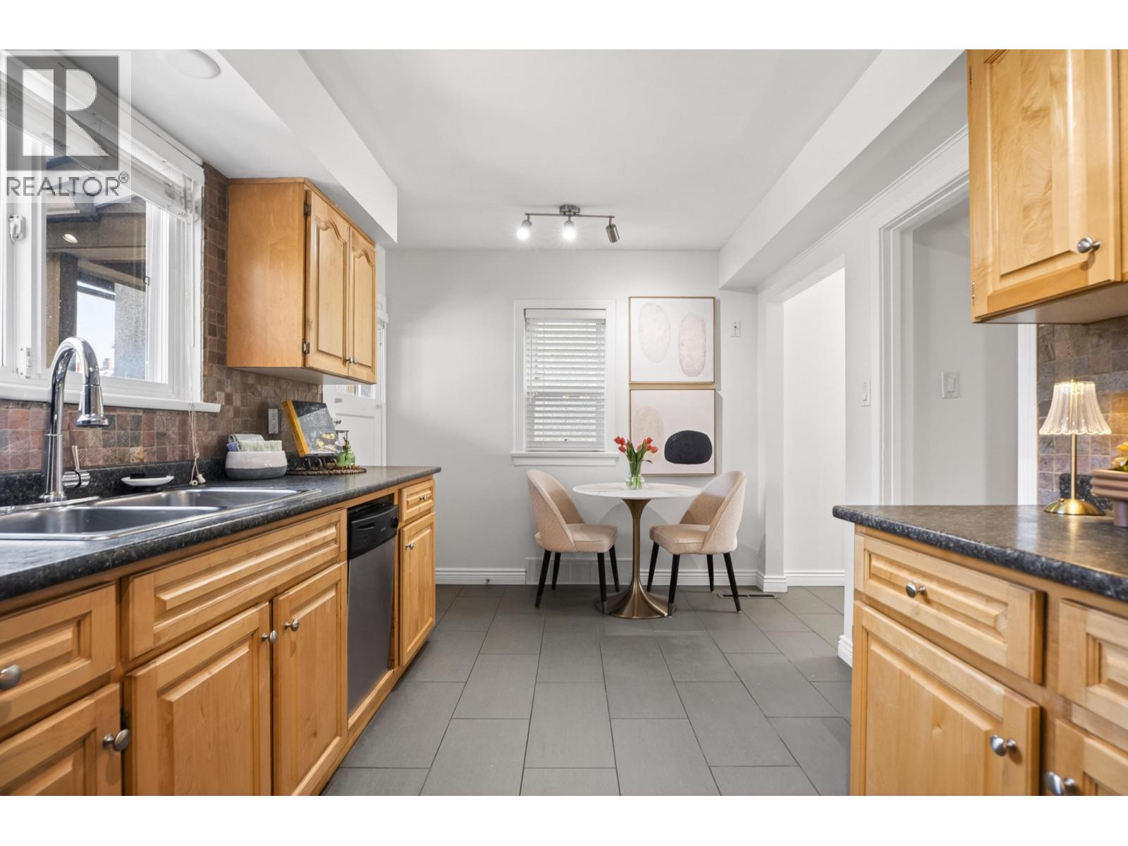 1009 E 14th Avenue, Vancouver, British Columbia  V5T 2P1 - Photo 13 - R3117429