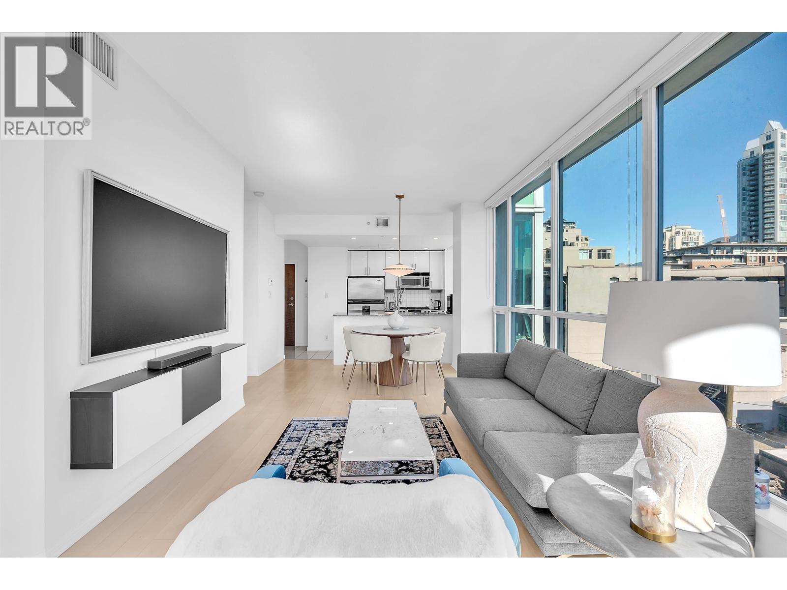 601 138 E Esplanade, North Vancouver, British Columbia  V7L 4X9 - Photo 2 - R3117431