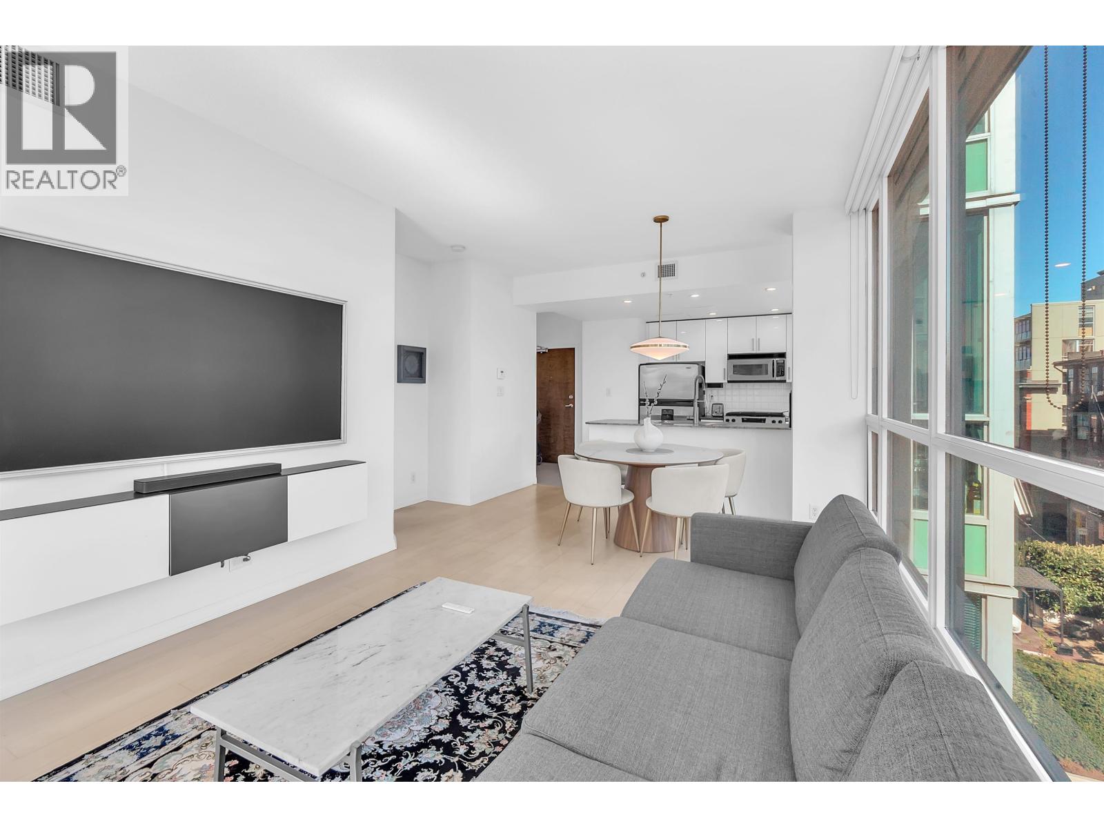 601 138 E Esplanade, North Vancouver, British Columbia  V7L 4X9 - Photo 3 - R3117431