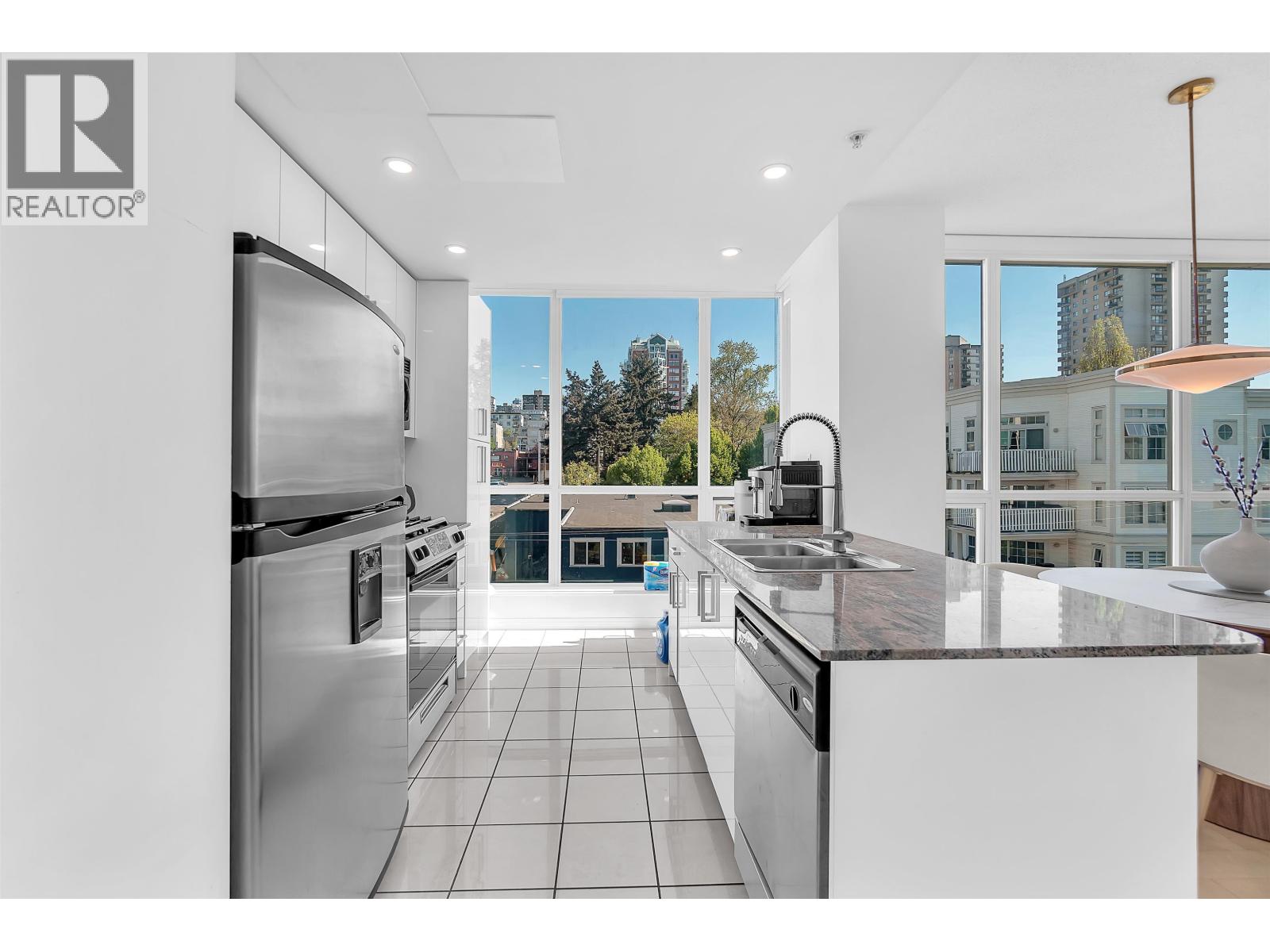 601 138 E Esplanade, North Vancouver, British Columbia  V7L 4X9 - Photo 5 - R3117431