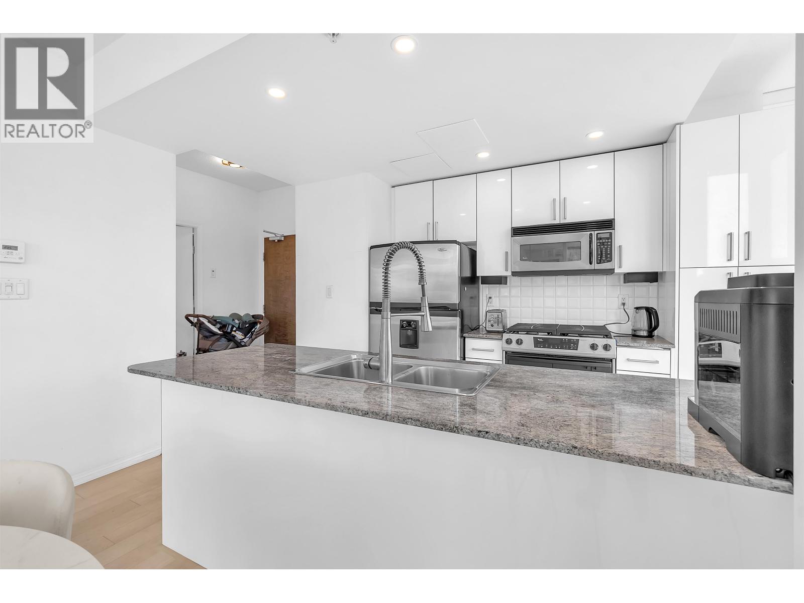 601 138 E Esplanade, North Vancouver, British Columbia  V7L 4X9 - Photo 7 - R3117431