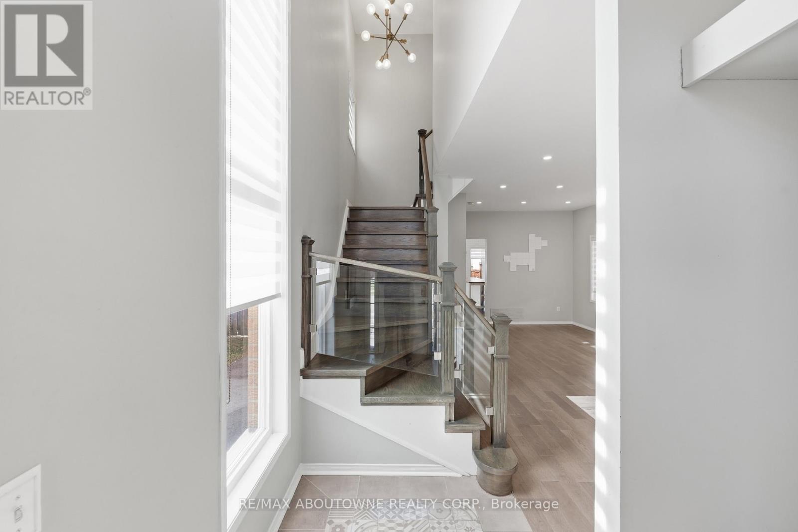 2665 Castle Hill Crescent, Oakville, Ontario  L6H 6J1 - Photo 20 - W12976132