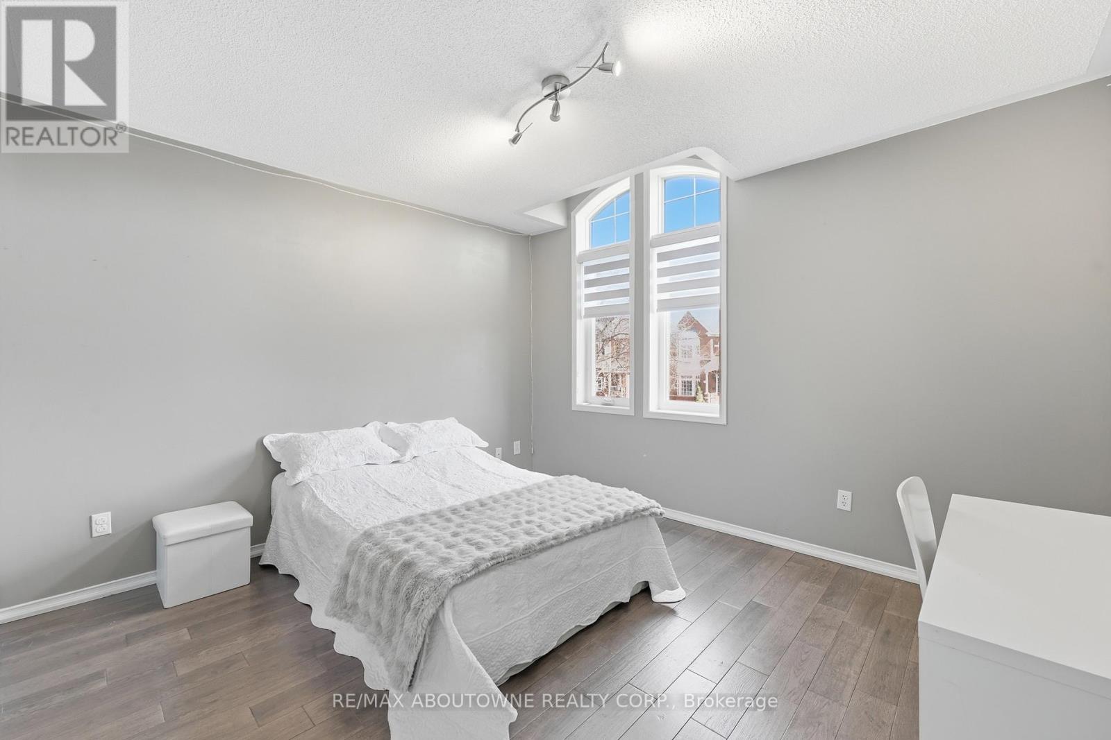 2665 Castle Hill Crescent, Oakville, Ontario  L6H 6J1 - Photo 25 - W12976132