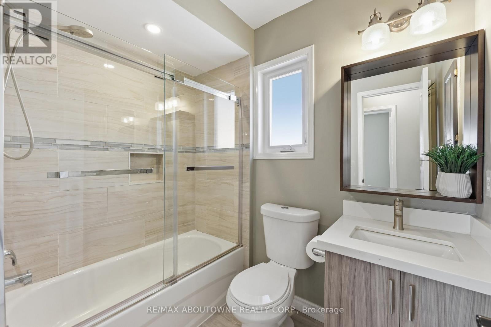 2665 Castle Hill Crescent, Oakville, Ontario  L6H 6J1 - Photo 29 - W12976132