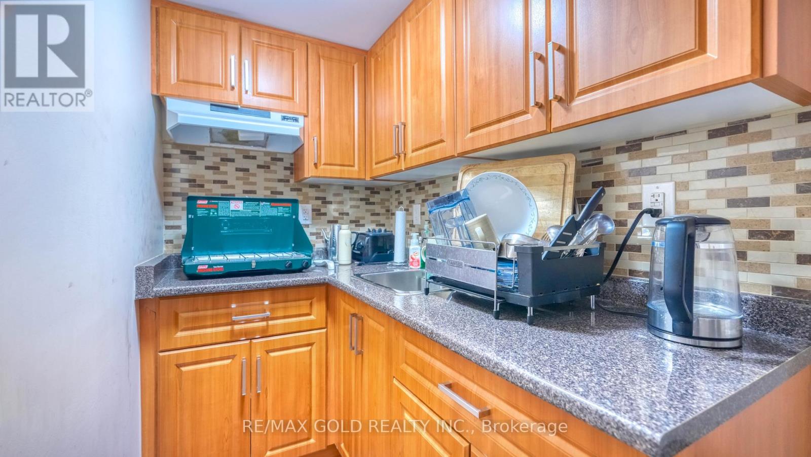 28 Prada Court, Brampton, Ontario  L6P 2K1 - Photo 39 - W13057590