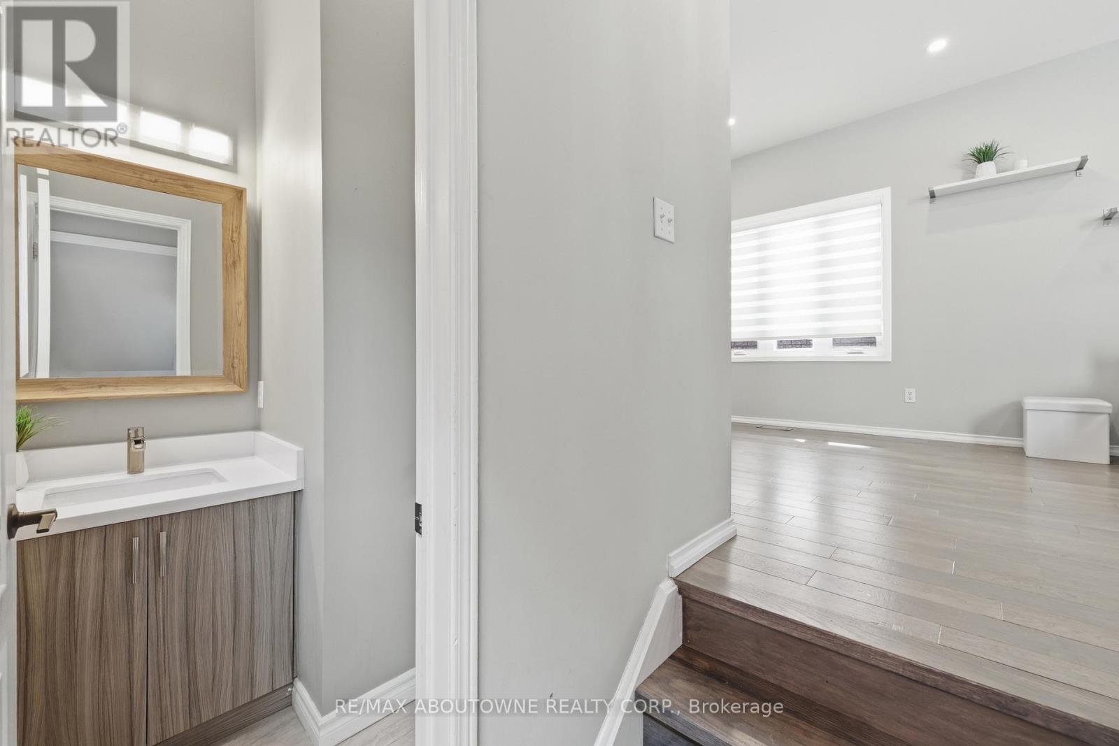 2665 Castle Hill Crescent, Oakville, Ontario  L6H 6J1 - Photo 19 - W12976132