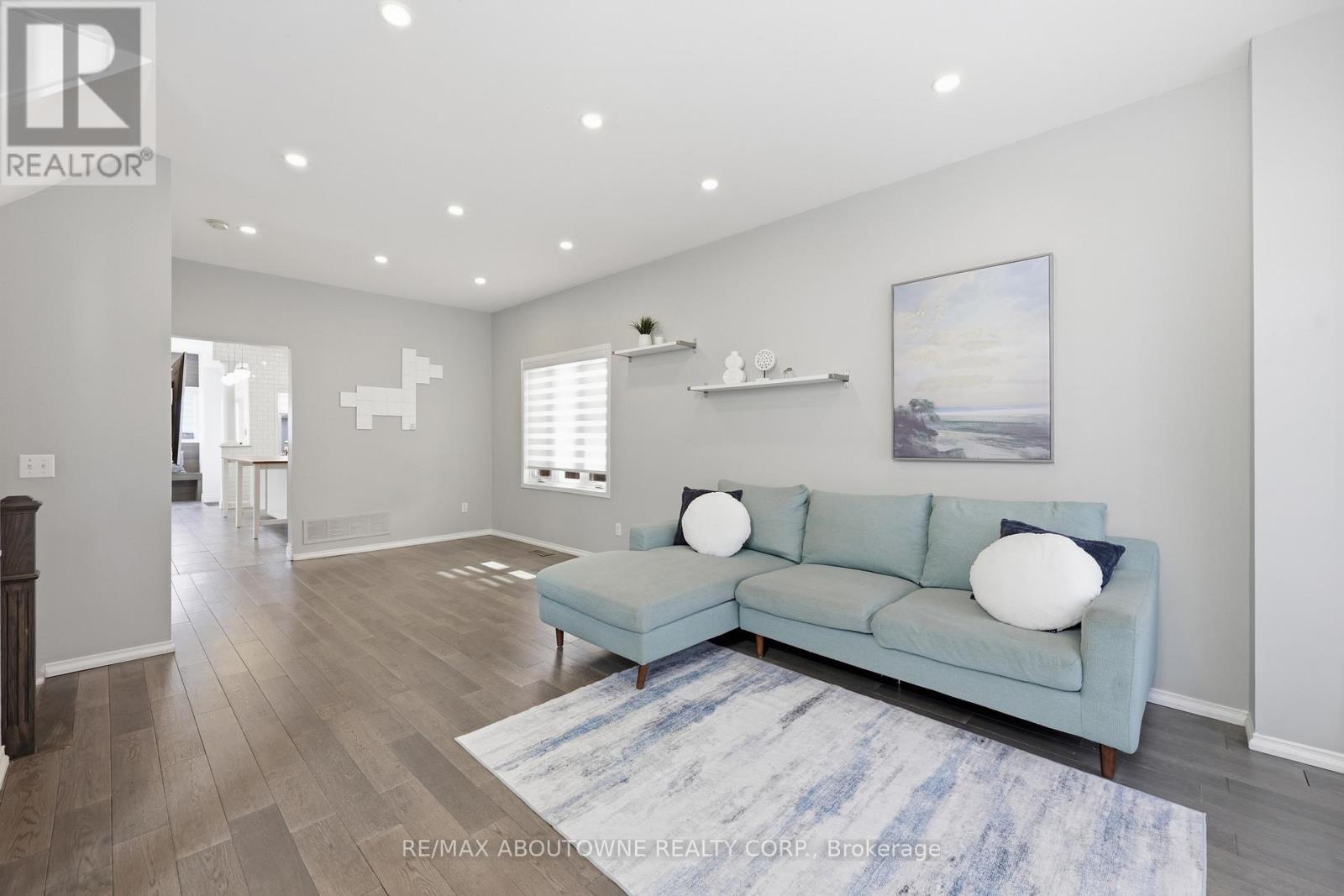 2665 Castle Hill Crescent, Oakville, Ontario  L6H 6J1 - Photo 7 - W12976132