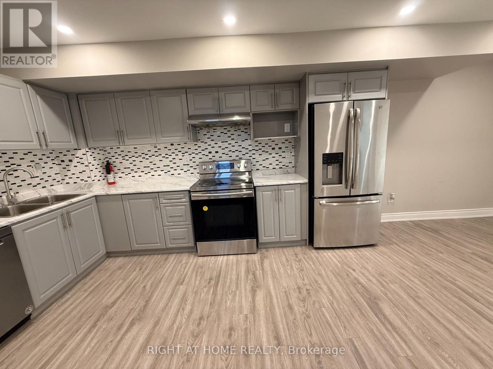 H Lower Level - 1 Chisholm Street, Orangeville, Ontario  L9W 6Y6 - Photo 4 - W13045932