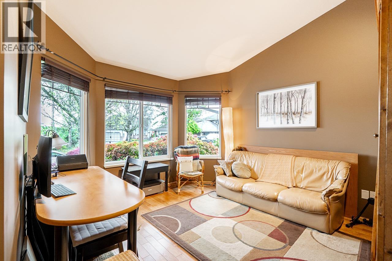 1249 Royal Court, Port Coquitlam, British Columbia  V3C 5X3 - Photo 5 - R3117318