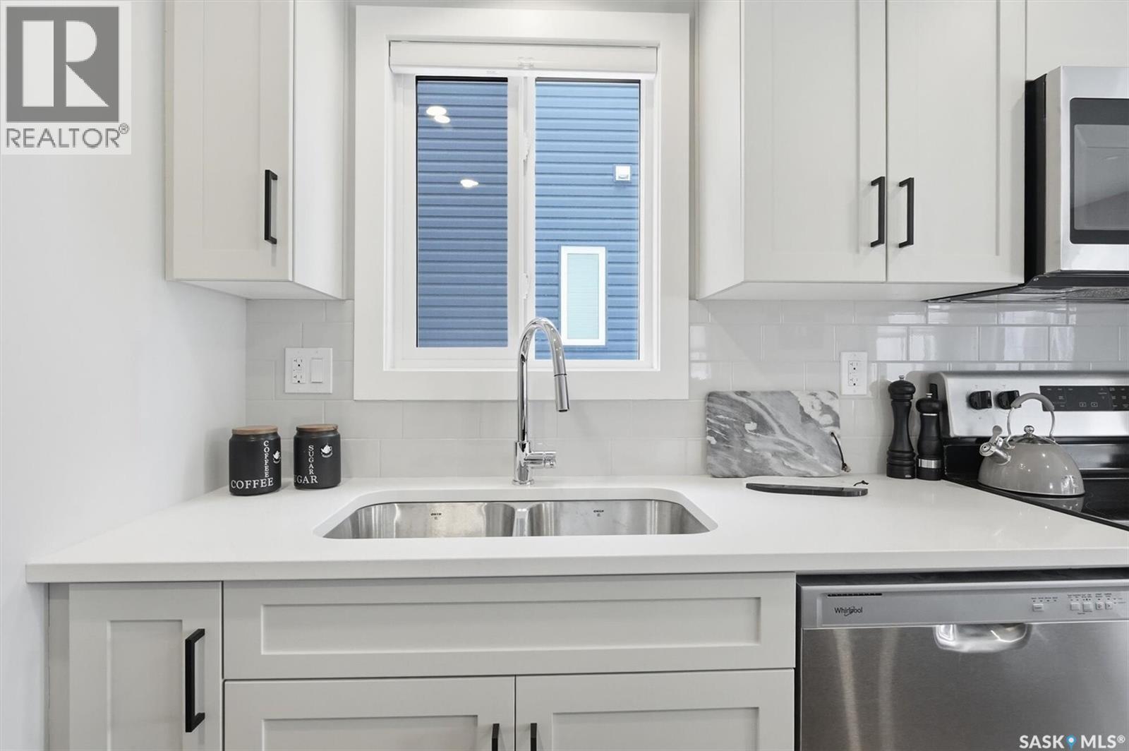 254 Kostiuk Crescent, Saskatoon, Saskatchewan  S7V 1R7 - Photo 10 - SK034343