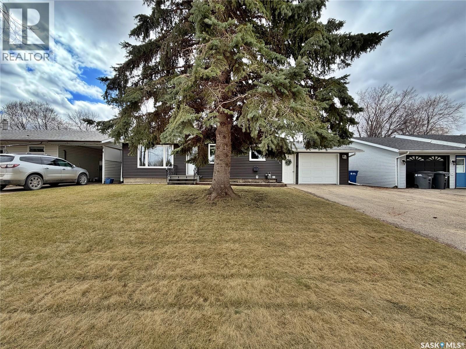 514 Gertie Street, Moosomin, Saskatchewan  S0G 3N0 - Photo 1 - SK034221