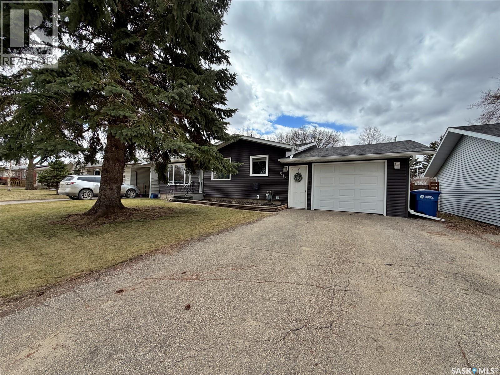 514 Gertie Street, Moosomin, Saskatchewan  S0G 3N0 - Photo 3 - SK034221