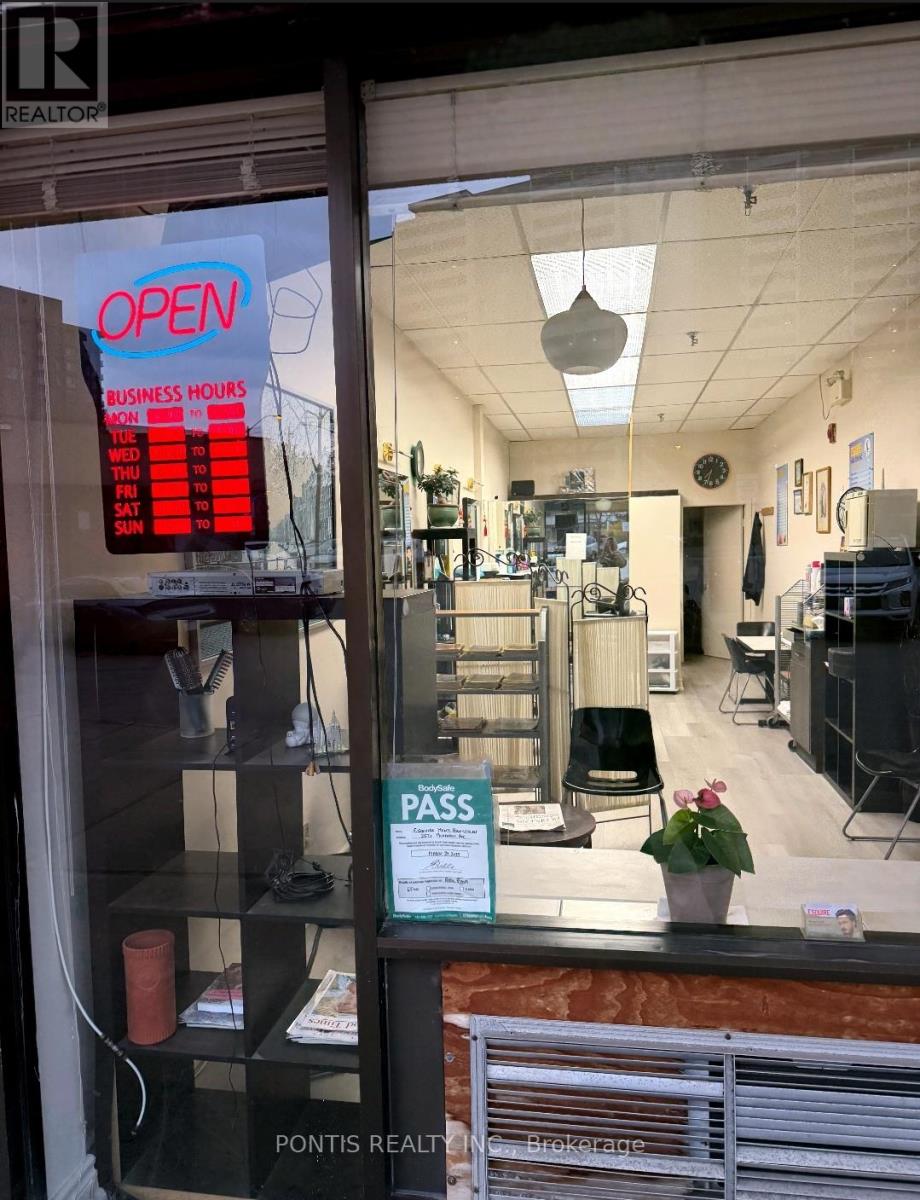 2531 Pharmacy Avenue, Toronto, Ontario  M1W 2K2 - Photo 3 - E12995202