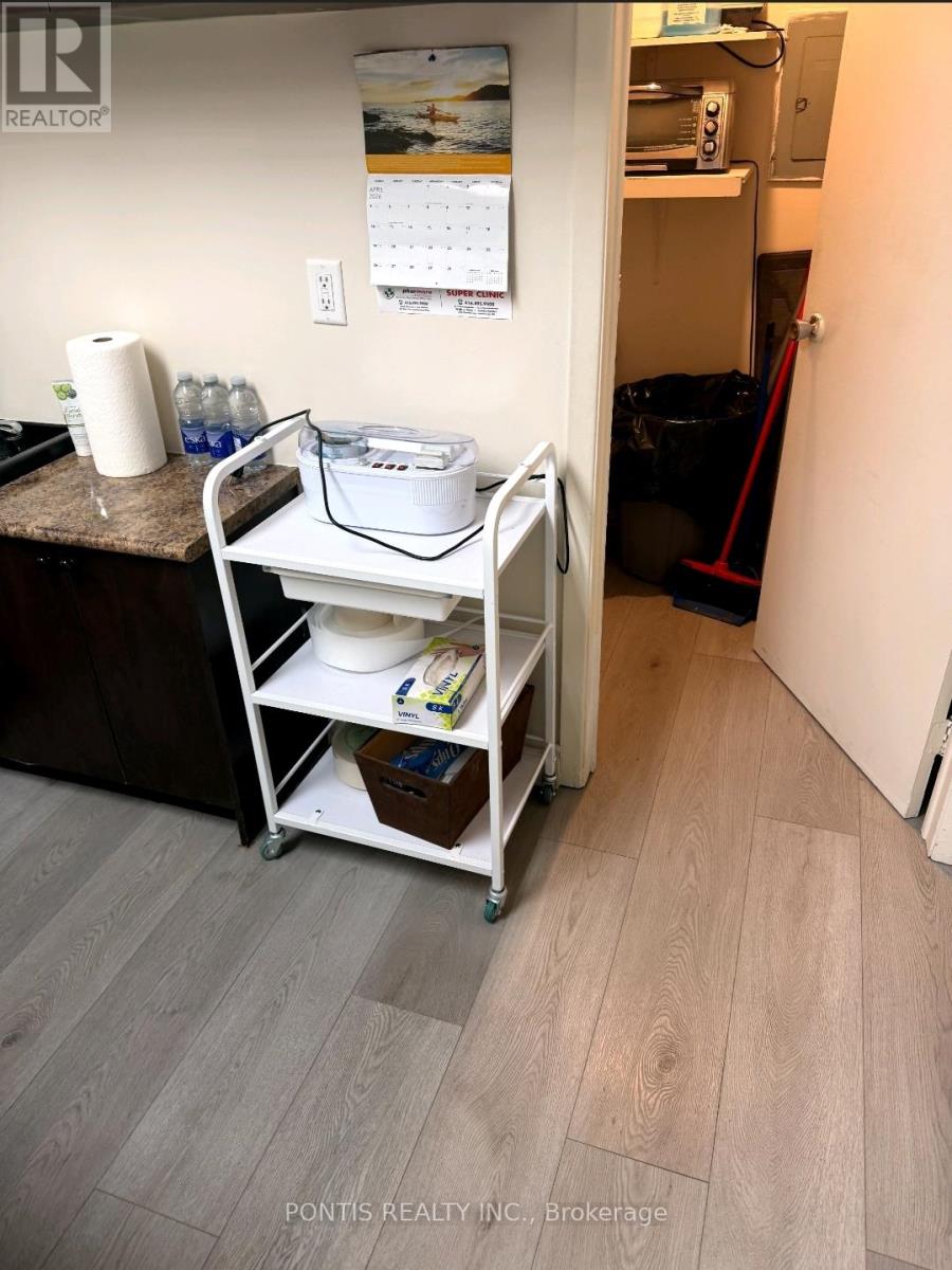 2531 Pharmacy Avenue, Toronto, Ontario  M1W 2K2 - Photo 12 - E12995202