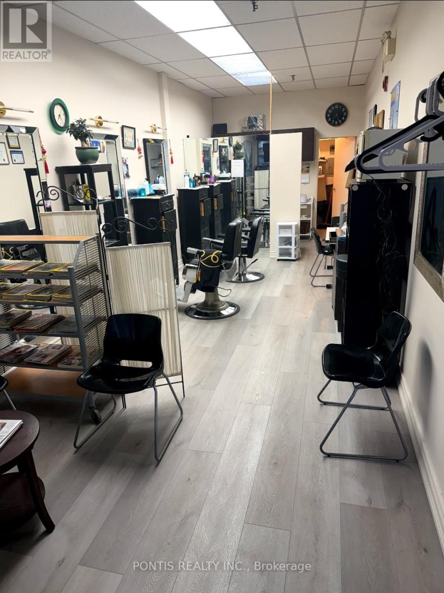 2531 Pharmacy Avenue, Toronto, Ontario  M1W 2K2 - Photo 8 - E12995202