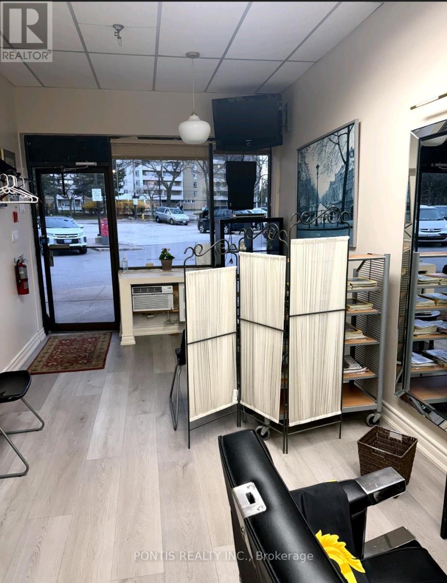 2531 Pharmacy Avenue, Toronto, Ontario  M1W 2K2 - Photo 6 - E12995202