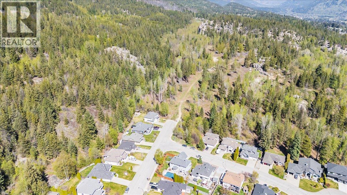 3312 Southridge Drive, Castlegar, British Columbia  V1N 4G1 - Photo 16 - 10385224