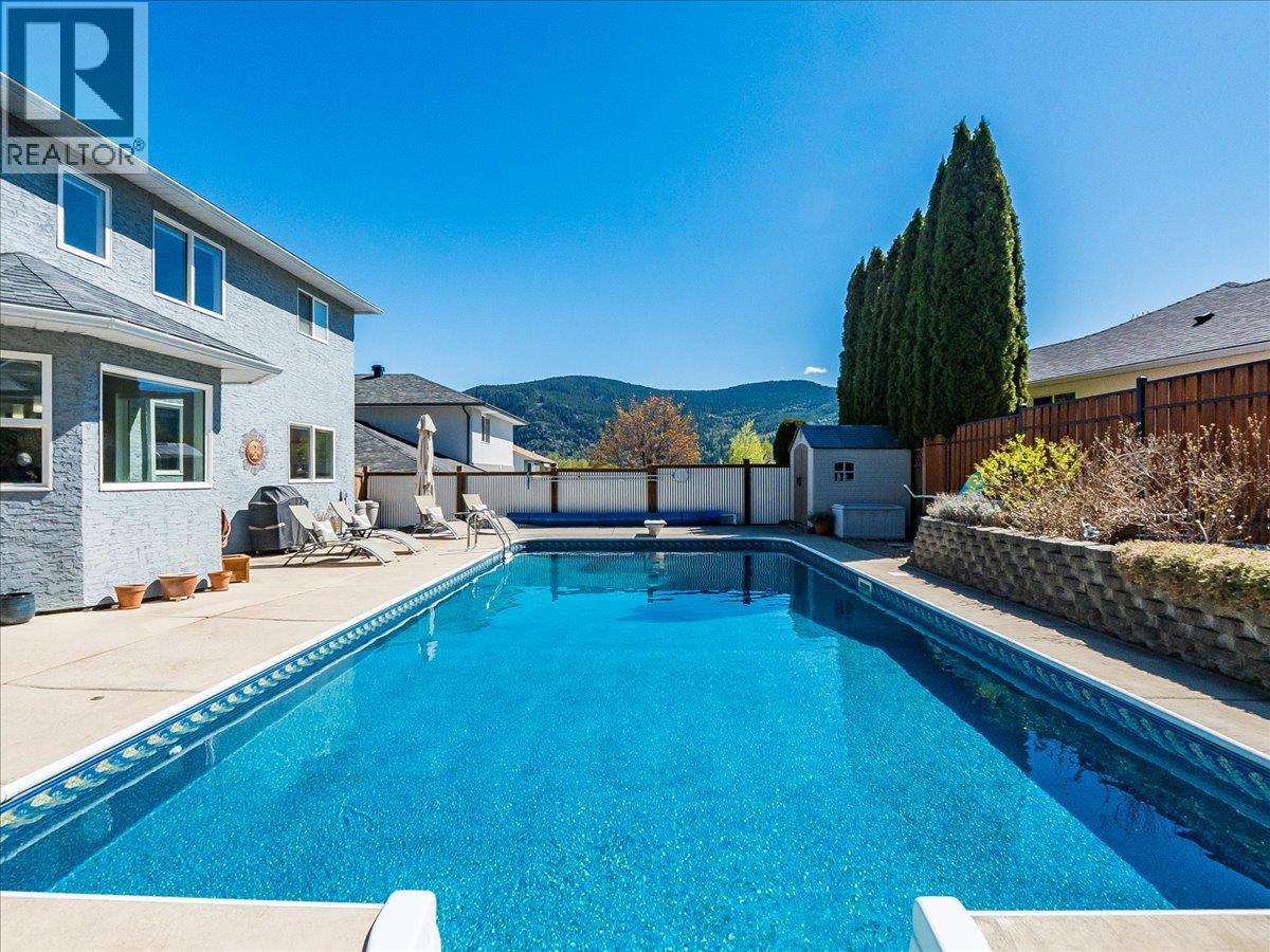 3312 Southridge Drive, Castlegar, British Columbia  V1N 4G1 - Photo 24 - 10385224