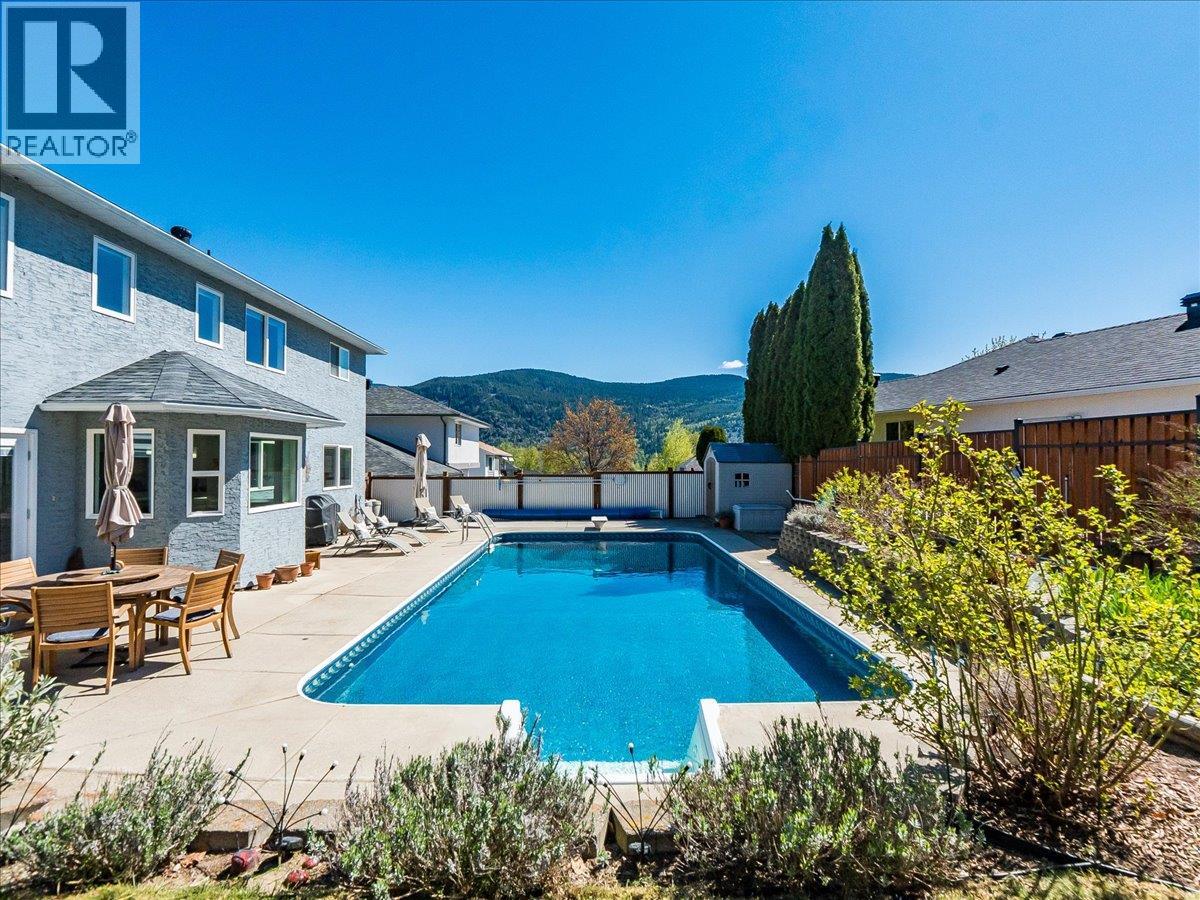 3312 Southridge Drive, Castlegar, British Columbia  V1N 4G1 - Photo 28 - 10385224