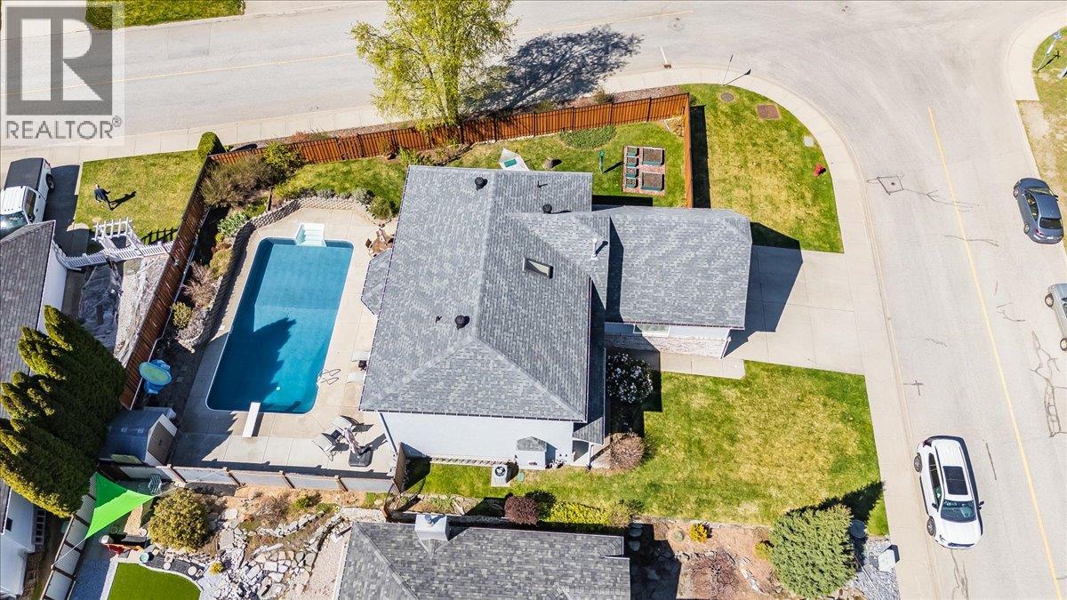 3312 Southridge Drive, Castlegar, British Columbia  V1N 4G1 - Photo 3 - 10385224