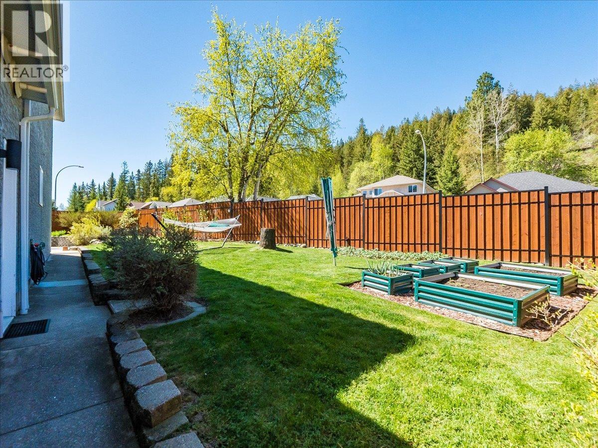 3312 Southridge Drive, Castlegar, British Columbia  V1N 4G1 - Photo 37 - 10385224