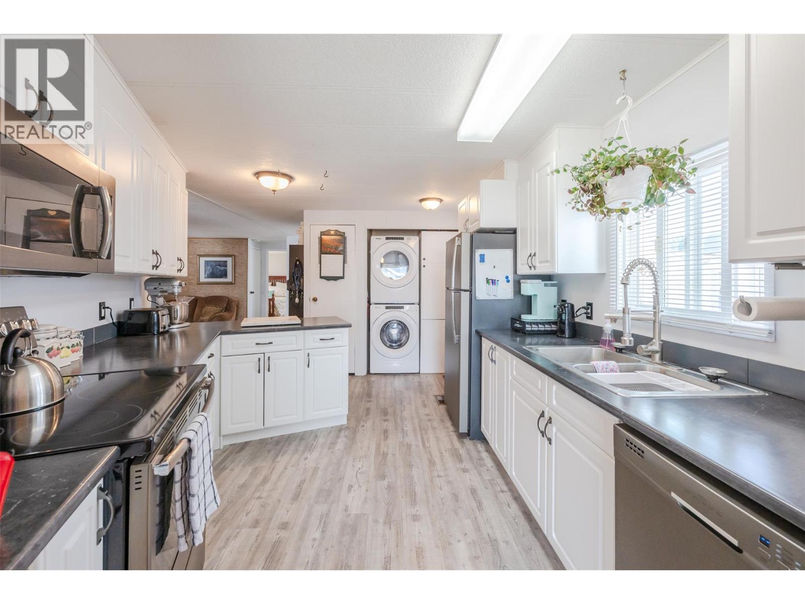 6601 Tucelnuit Drive Unit# 30, Oliver, British Columbia  V0H 1T3 - Photo 10 - 10385093