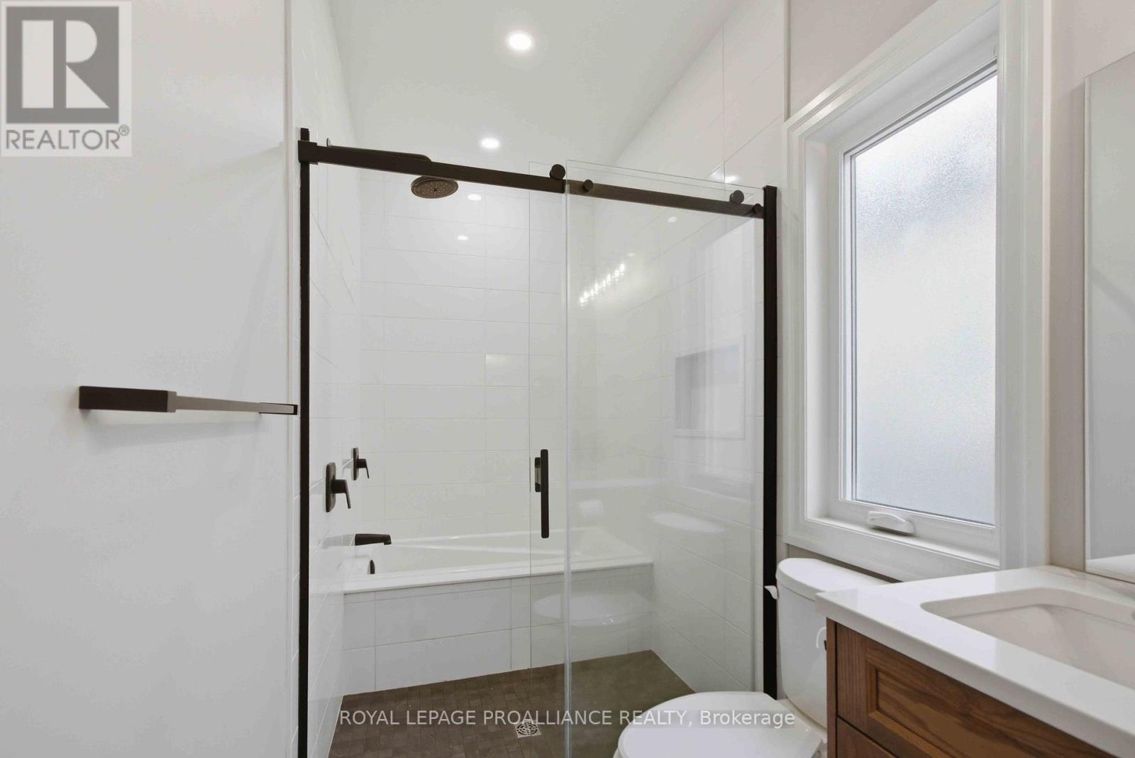 31 Schmidt Way, Quinte West, Ontario  K8V 0L5 - Photo 9 - X13059762