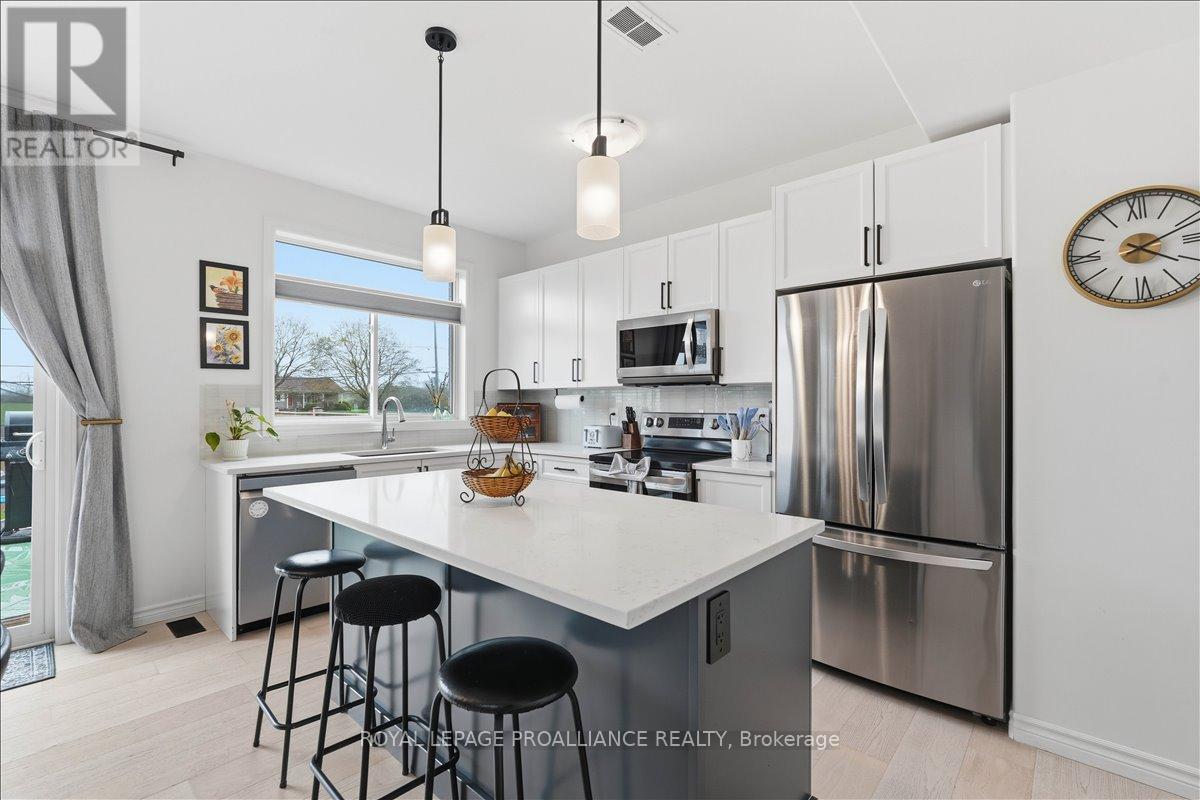 14 Athabaska Drive, Belleville, Ontario  K8N 0T7 - Photo 14 - X13059774