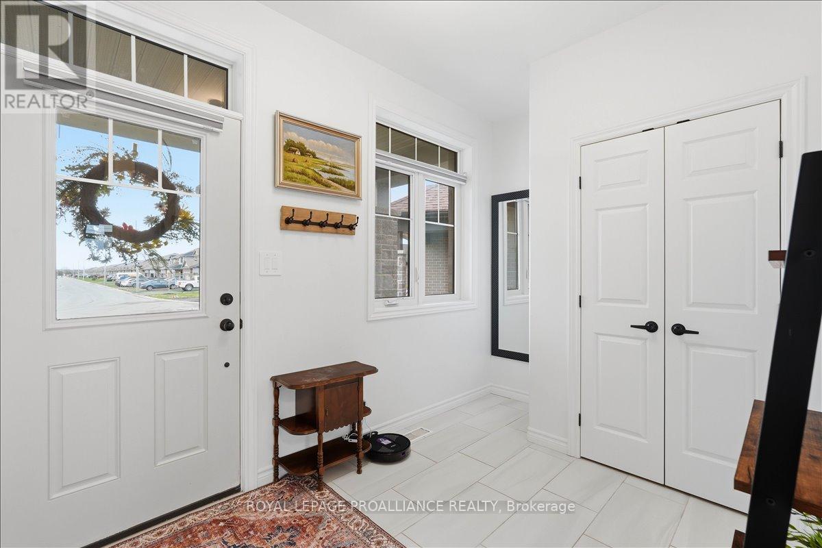 14 Athabaska Drive, Belleville, Ontario  K8N 0T7 - Photo 3 - X13059774