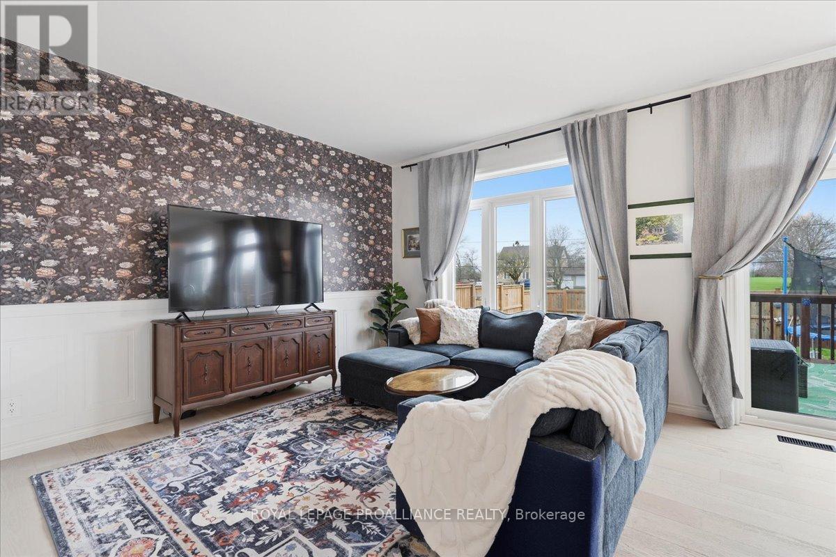 14 Athabaska Drive, Belleville, Ontario  K8N 0T7 - Photo 7 - X13059774