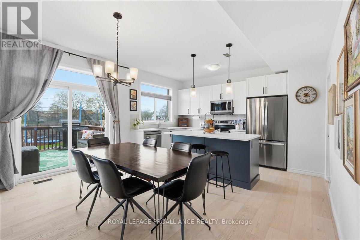 14 Athabaska Drive, Belleville, Ontario  K8N 0T7 - Photo 8 - X13059774