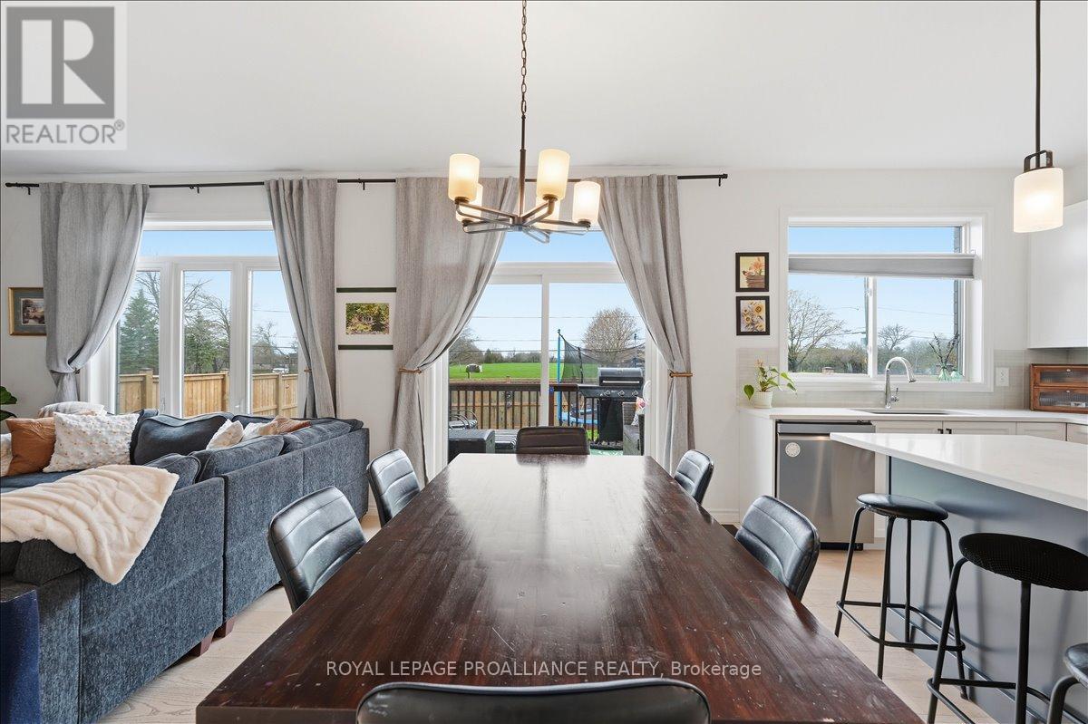 14 Athabaska Drive, Belleville, Ontario  K8N 0T7 - Photo 9 - X13059774