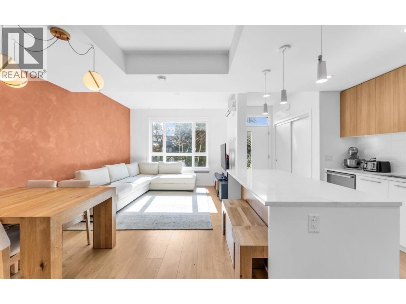 175 2035 Glenaire Drive, North Vancouver, British Columbia  V7P 1Y2 - Photo 2 - R3116912