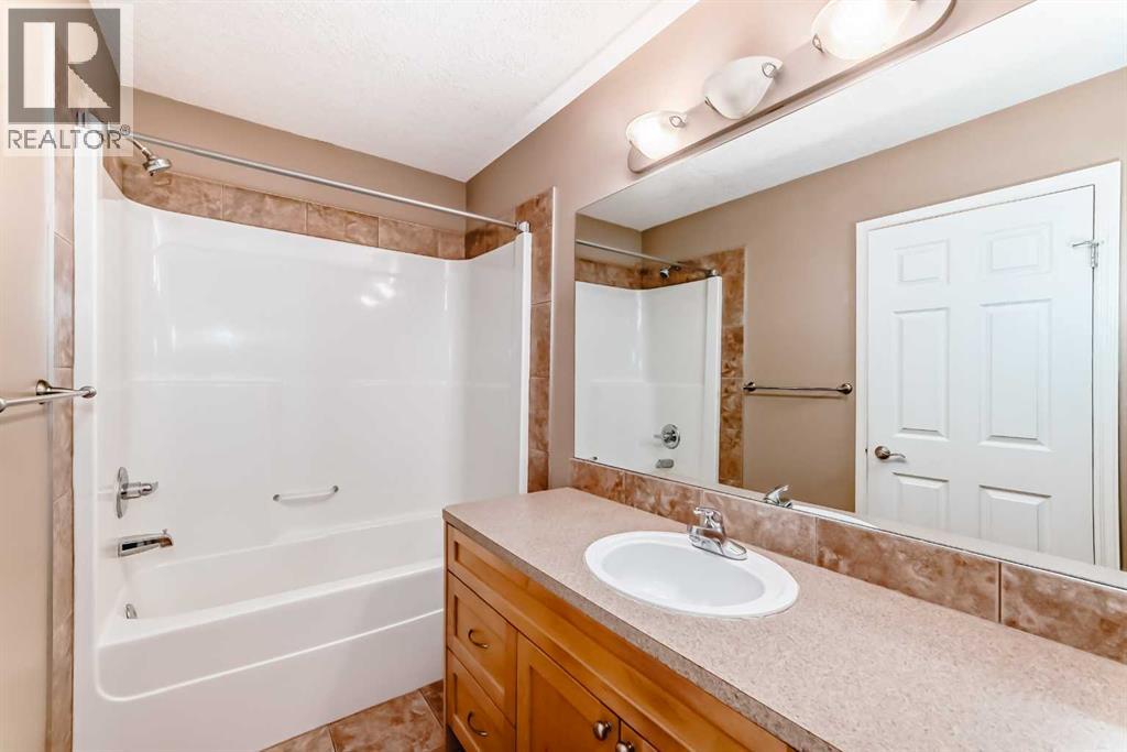 207, 620 Luxstone Landing SW, Airdrie, Alberta  T4B 0B5 - Photo 25 - A2291301