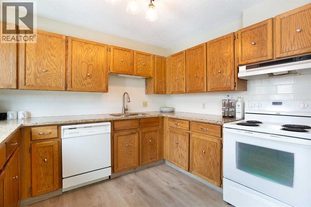 73, 23 Glamis Drive SW, Calgary, Alberta  T3E 6S3 - Photo 11 - A2296259