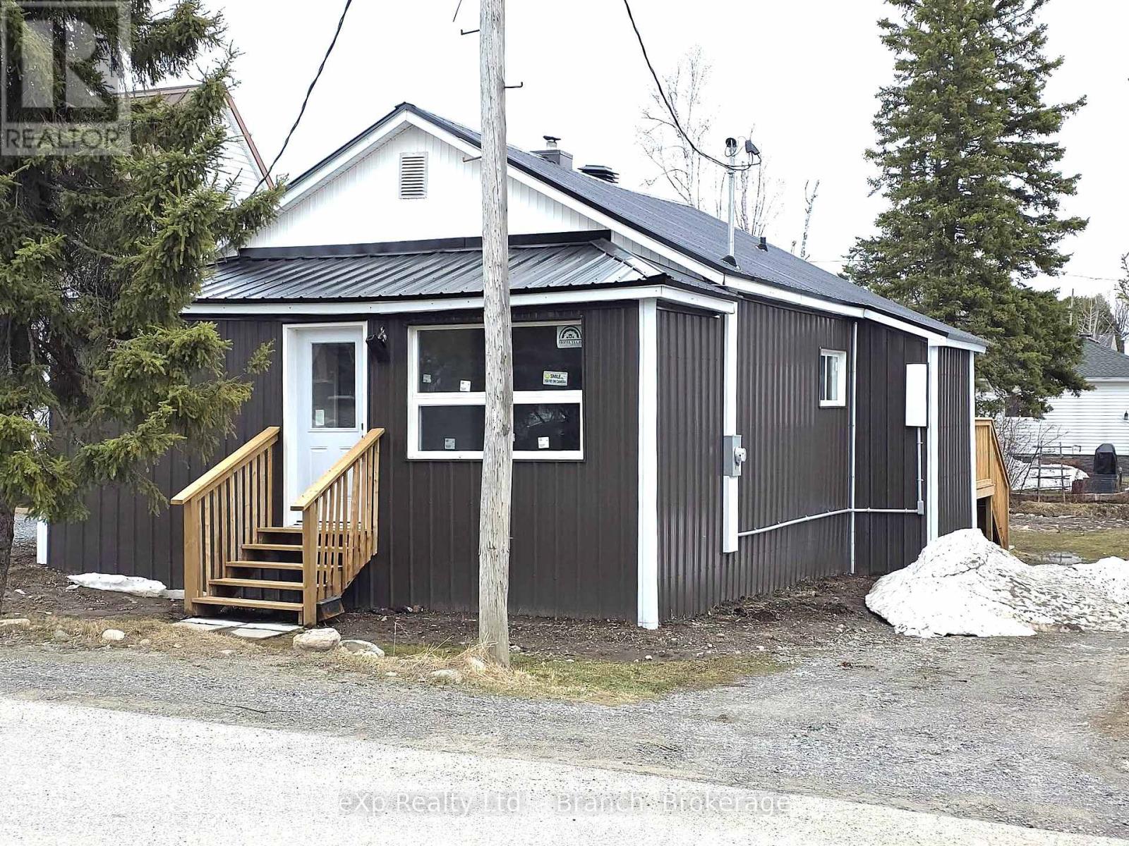 6 Wilson Avenue, Kirkland Lake, Ontario  P2N 1J7 - Photo 1 - T13059642