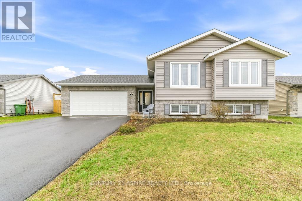 30 MORNING STAR STREET, Petawawa, Ontario