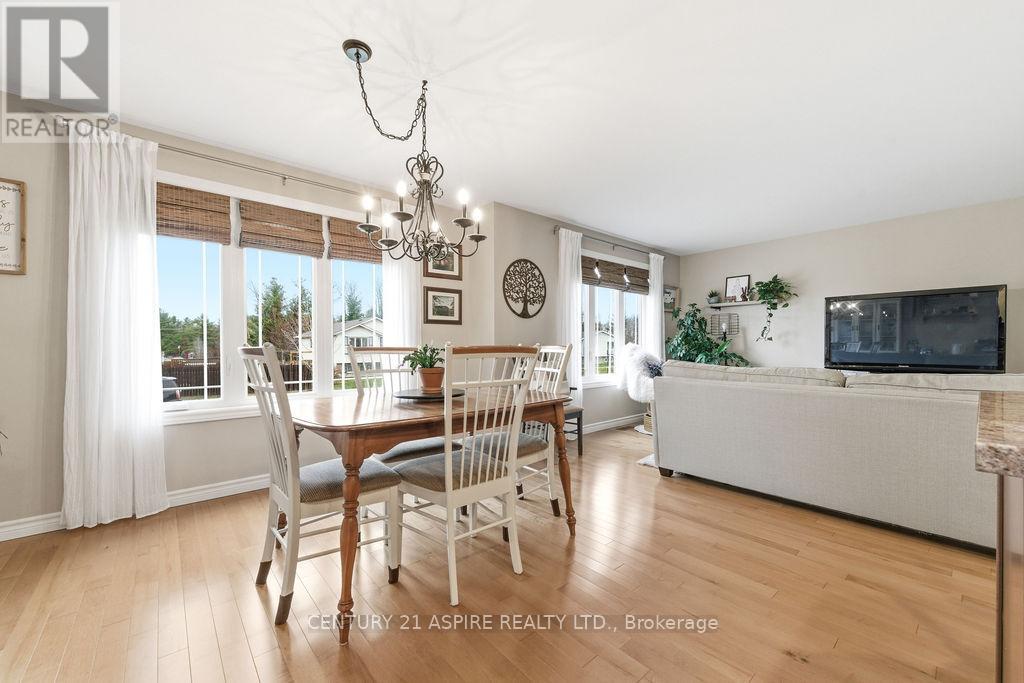 30 Morning Star Street, Petawawa, Ontario  K8H 0A1 - Photo 11 - X13059658