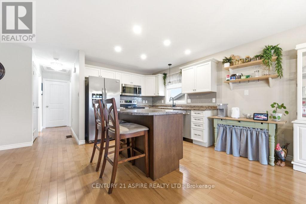 30 Morning Star Street, Petawawa, Ontario  K8H 0A1 - Photo 13 - X13059658