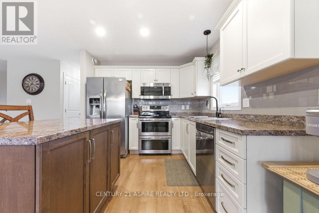 30 Morning Star Street, Petawawa, Ontario  K8H 0A1 - Photo 14 - X13059658