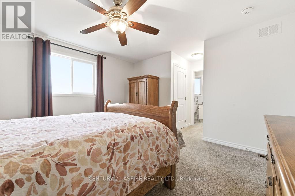 30 Morning Star Street, Petawawa, Ontario  K8H 0A1 - Photo 20 - X13059658