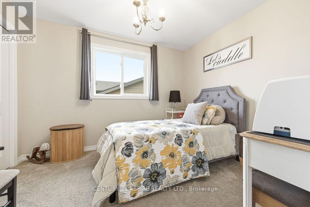 30 Morning Star Street, Petawawa, Ontario  K8H 0A1 - Photo 22 - X13059658