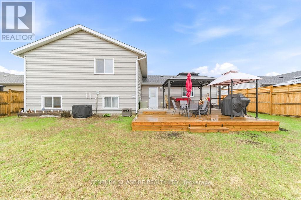 30 Morning Star Street, Petawawa, Ontario  K8H 0A1 - Photo 37 - X13059658