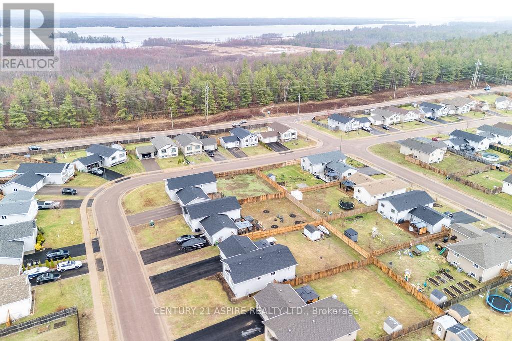 30 Morning Star Street, Petawawa, Ontario  K8H 0A1 - Photo 47 - X13059658