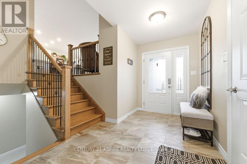 30 Morning Star Street, Petawawa, Ontario  K8H 0A1 - Photo 6 - X13059658