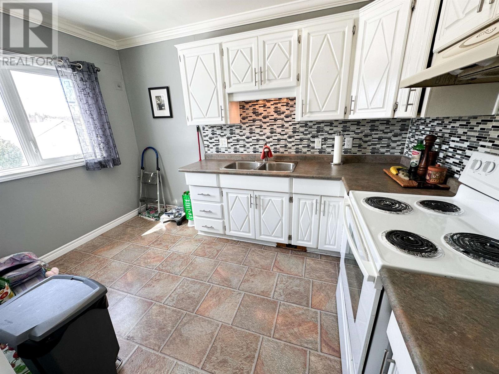 6 Pine Cres, Red Lake, Ontario  P0V 2M0 - Photo 3 - TB2600624