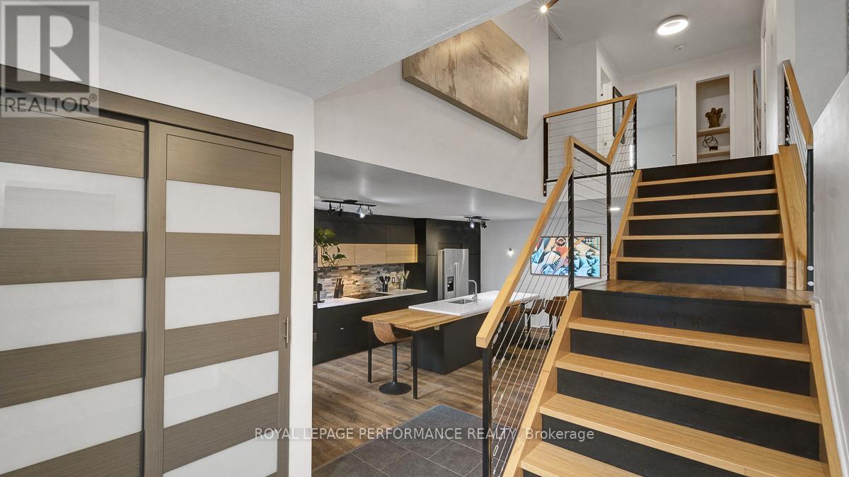 510 Foxview Place, Ottawa, Ontario  K1K 4C4 - Photo 2 - X13059638