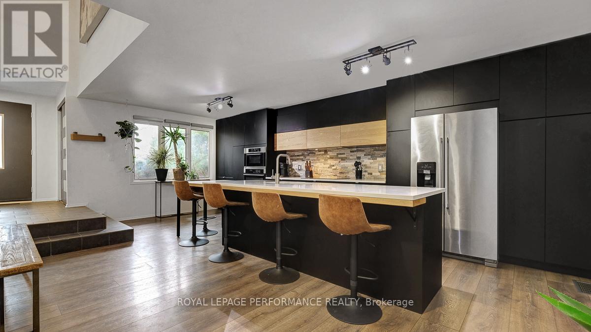 510 Foxview Place, Ottawa, Ontario  K1K 4C4 - Photo 4 - X13059638