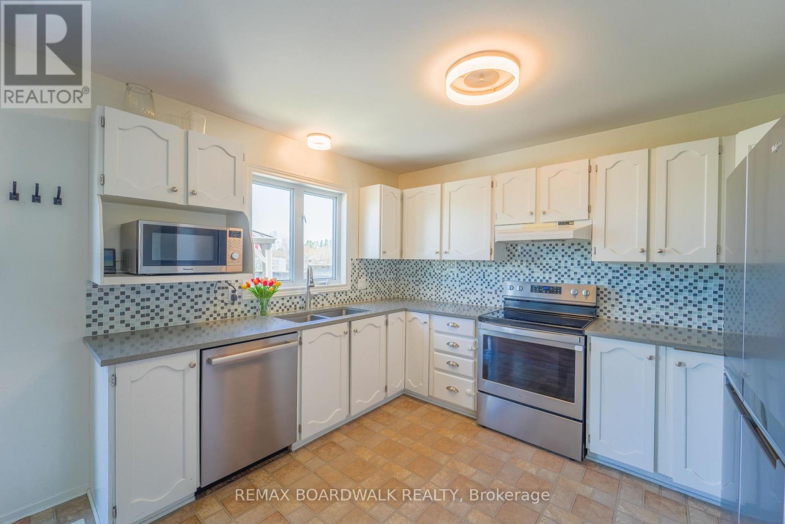 102 Seventh Avenue, Arnprior, Ontario  K7S 3S7 - Photo 10 - X13059746