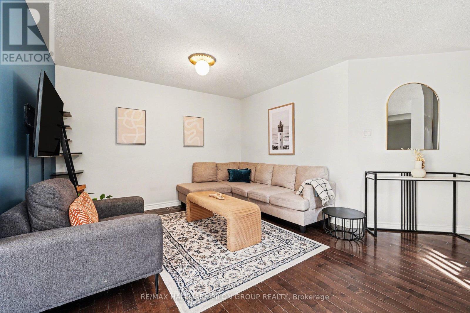 374 Horseshoe Crescent, Ottawa, Ontario  K2S 0B5 - Photo 3 - X13059808